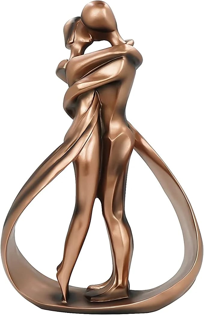 🔥Valentine's Day 🔥Romantic lovers embrace statue